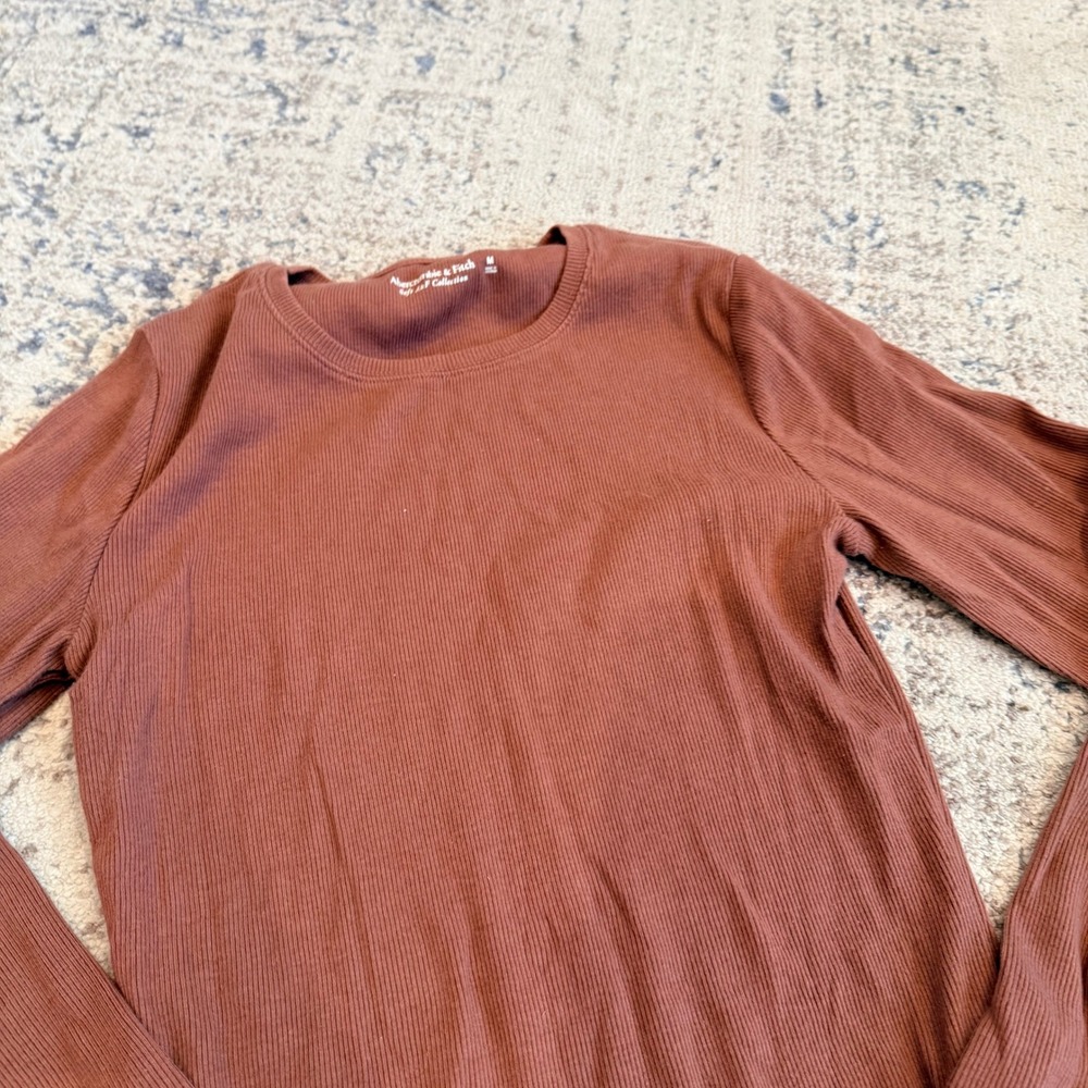 ABERCROMBIE & FITCH‎ Soft AF Ribbed Long Sleeve Bodice Brown Womens Medium - Picture 2 of 5